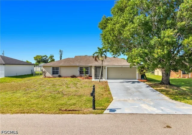 Photo 3 of Single family home for sale at 528 SE 27th Street, Cape Coral, FL 33904 | MLS# 2026028124 | Listing updated on 2026-09-03