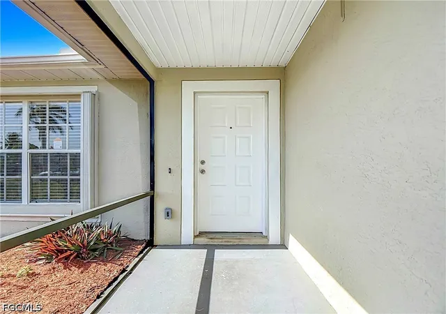 Photo 4 of Single family home for sale at 528 SE 27th Street, Cape Coral, FL 33904 | MLS# 2026028124 | Listing updated on 2026-09-03