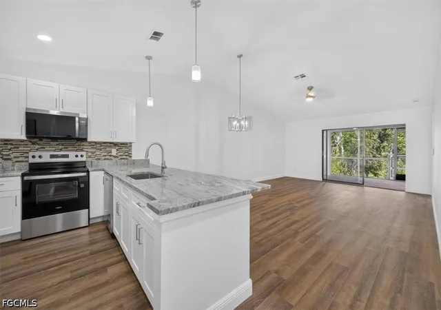 Photo 3 of Townhouse for sale at 17626 Osprey Inlet Ct, Fort Myers, FL 33908 | MLS# 2026028187 | Listing updated on 2026-09-11