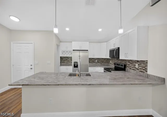 Photo 4 of Townhouse for sale at 17626 Osprey Inlet Ct, Fort Myers, FL 33908 | MLS# 2026028187 | Listing updated on 2026-09-11