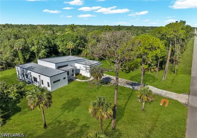 Photo 4 of Single family home for sale at 4070 24th Avenue SE, Naples, FL 34117 | MLS# 226023968 | Listing updated on 2026-09-14