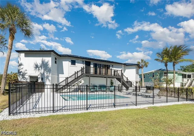 Photo 3 of Single family home for sale at 1720 Middle Gulf Dr, Sanibel, FL 33957 | MLS# 2026028232 | Listing updated on 2026-09-02