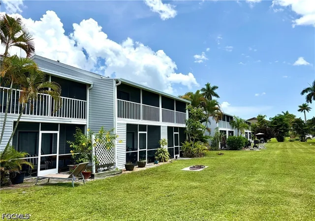 Photo 2 of Townhouse for sale at 13160 Kings Point Dr #2, Fort Myers, FL 33919 | MLS# 2026028440 | Listing updated on 2026-09-14
