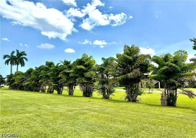 Photo 3 of Townhouse for sale at 13160 Kings Point Dr #2, Fort Myers, FL 33919 | MLS# 2026028440 | Listing updated on 2026-09-14