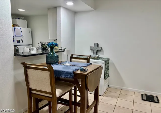Photo 4 of Townhouse for sale at 13160 Kings Point Dr #2, Fort Myers, FL 33919 | MLS# 2026028440 | Listing updated on 2026-09-14