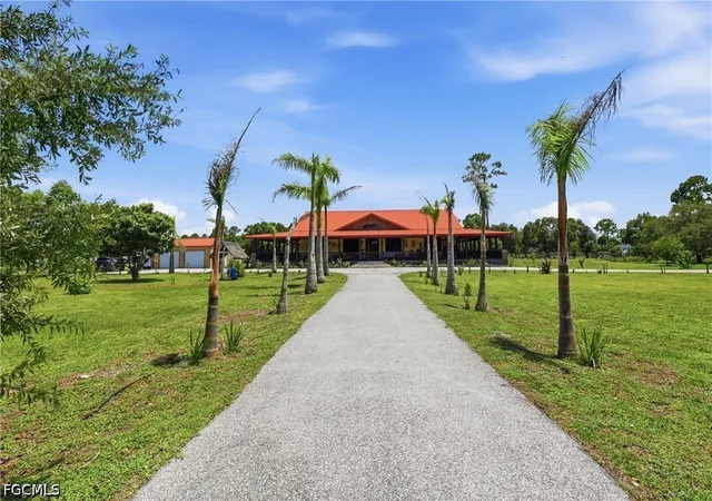 Photo 3 of Single family home for sale at 842 Hunting Clb Ave, Clewiston, FL 33440 | MLS# 2026028456 | Listing updated on 2026-09-01