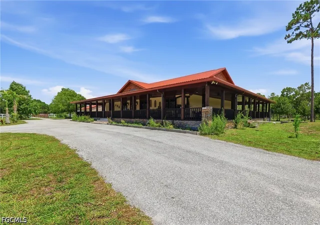 Photo 3 of Single family home for sale at 842 Hunting Clb Ave, Clewiston, FL 33440 | MLS# 2026028456 | Listing updated on 2026-09-01