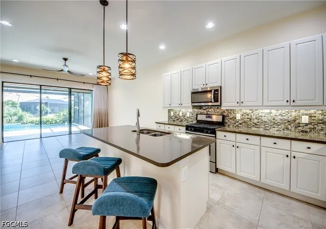 Photo 2 of Townhouse for sale at 8260 Venetian Pointe Dr, Fort Myers, FL 33908 | MLS# 2026028592 | Listing updated on 2026-09-11