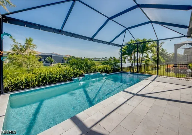 Photo 4 of Townhouse for sale at 8260 Venetian Pointe Dr, Fort Myers, FL 33908 | MLS# 2026028592 | Listing updated on 2026-09-11