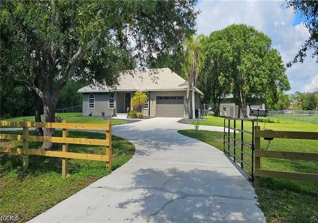 Photo 1 of Single family home for sale at 20101 Huffmaster Rd, North Fort Myers, FL 33917 | MLS# 2026028676 | Listing updated on 2026-09-14