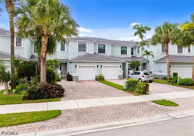 Photo 2 of Townhouse for sale at 14617 Sutherland Ave #80, Naples, FL 34119 | MLS# 2026028786 | Listing updated on 2026-09-10