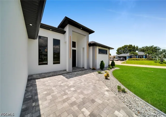 Photo 3 of Single family home for sale at 853 Sw 15th Avenue, Cape Coral, FL 33991 | MLS# 2026028869 | Listing updated on 2026-09-09