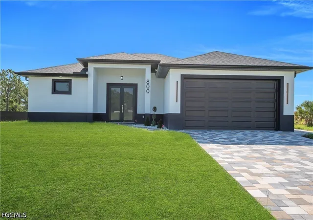 Photo 4 of Sale Pending at 800 Pine Ave, Lehigh Acres, FL 33972 | MLS# 2026028951 | Listing updated on 2026-09-02