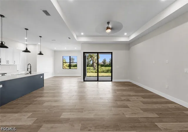 Photo 3 of Sale Pending at 3804 Hyde Park Dr, Fort Myers, FL 33905 | MLS# 2026029000 | Listing updated on 2026-10-11