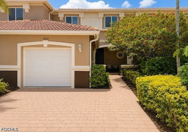 Photo 3 of Townhouse for sale at 9575 Roundstone Cir, Fort Myers, FL 33967 | MLS# 2026029010 | Listing updated on 2026-09-14