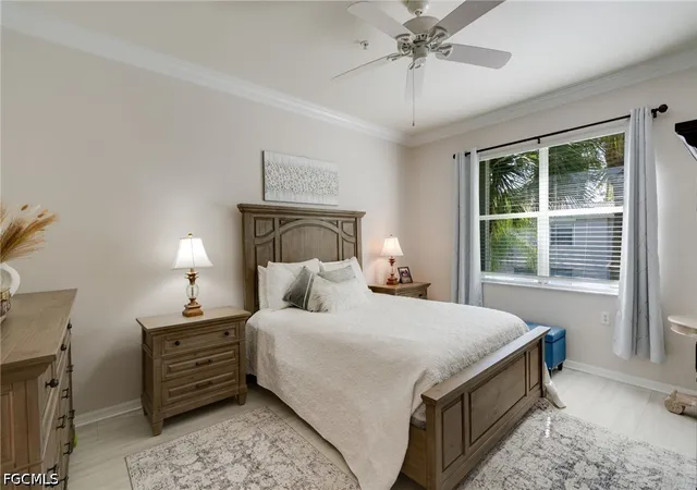 Listing Photo 5 - Condo for sale in building located at 1118 Sweetwater Ln, Naples, FL 34110 - Unit #1305