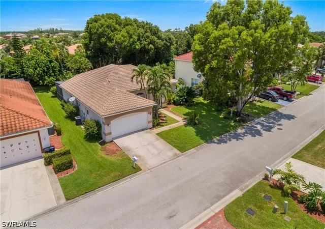 Photo 2 of Single family home for sale at 11082 Lakeland Cir, Fort Myers, FL 33913 | MLS# 226024615 | Listing updated on 2026-09-19