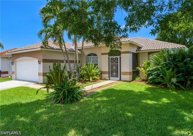 Photo 3 of Single family home for sale at 11082 Lakeland Cir, Fort Myers, FL 33913 | MLS# 226024615 | Listing updated on 2026-09-19