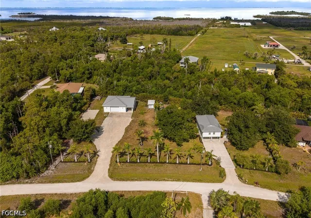 Photo 1 of Sale Pending at 8787 Kodiak Ln, Saint James City, FL 33956 | MLS# 2026029107 | Listing updated on 2026-10-20