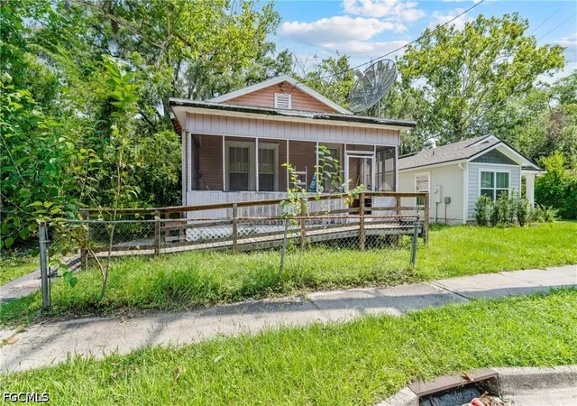 Photo 2 of Sale Pending at 1843 W 26th Street, Jacksonville, FL 32209 | MLS# 2026029236 | Listing updated on 2026-09-11