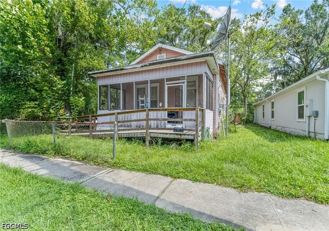 Photo 3 of Sale Pending at 1843 W 26th Street, Jacksonville, FL 32209 | MLS# 2026029236 | Listing updated on 2026-09-11
