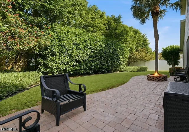 Photo 2 of Single family home for sale at 193 Skipping Stone Ln, Naples, FL 34119 | MLS# 2026029353 | Listing updated on 2026-09-16