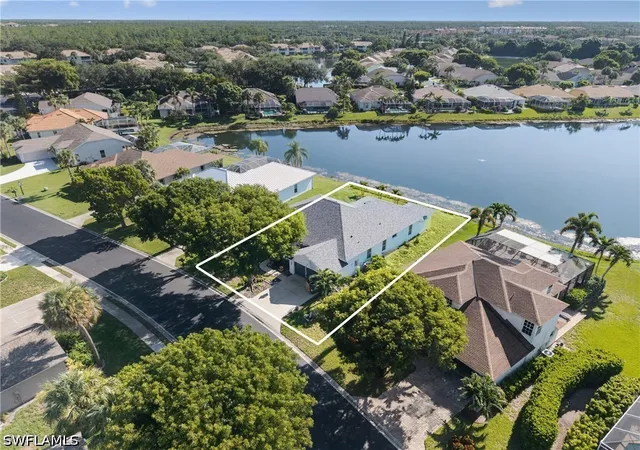 Photo 4 of Sale Pending at 2628 White Cedar Ln, Naples, FL 34109 | MLS# 226022126 | Listing updated on 2026-09-02