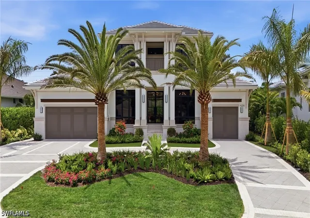 Photo 1 of Sale Pending at 636 Fountainhead Ln, Naples, FL 34103 | MLS# 226025108 | Listing updated on 2026-09-16