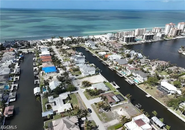Photo 2 of Sale Pending at 227 Channel Dr, Naples, FL 34108 | MLS# 2026029732 | Listing updated on 2026-09-04