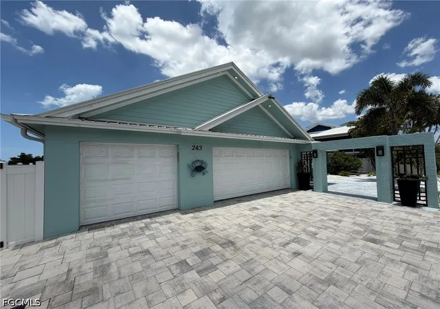 Photo 3 of Single family home for sale at 243 Estrellita Dr, Fort Myers Beach, FL 33931 | MLS# 2026029739 | Listing updated on 2026-10-05