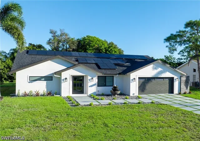 Photo 2 of Single family home for sale at 5105 Berkeley Dr, Naples, FL 34112 | MLS# 226025342 | Listing updated on 2026-09-13