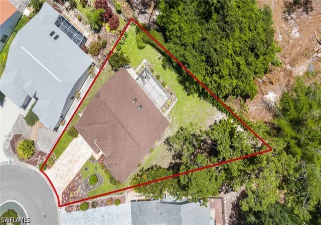 Photo 2 of Single family home for sale at 2232 Piccadilly Ct, Naples, FL 34112 | MLS# 226022328 | Listing updated on 2026-09-05