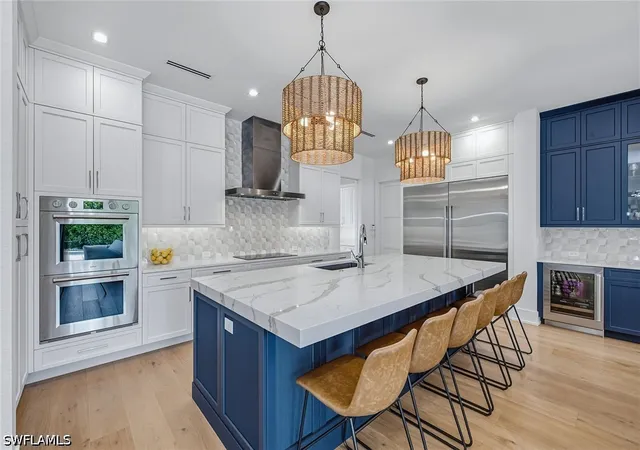 Photo 4 of Single family home for sale at 692 Banyan Blvd, Naples, FL 34102 | MLS# 226025723 | Listing updated on 2026-09-27