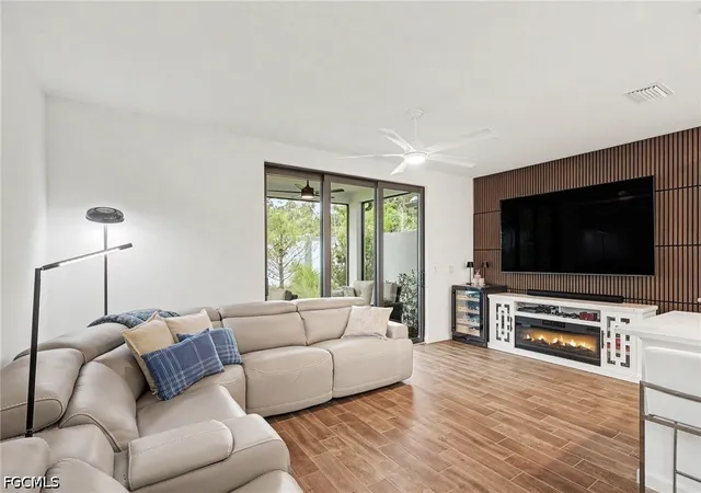 Photo 2 of Townhouse for sale at 27837 Solis Grande Dr, Bonita Springs, FL 34135 | MLS# 2026029774 | Listing updated on 2026-09-18