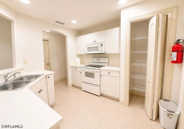 Photo 3 of Single family home for sale at 2008 Viscaya Pkwy, Cape Coral, FL 33990 | MLS# 226025682 | Listing updated on 2026-09-03