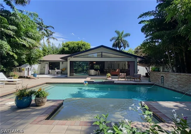 Photo 3 of Single family home for sale at 1031 Diana Ave, Naples, FL 34103 | MLS# 226025821 | Listing updated on 2026-09-09