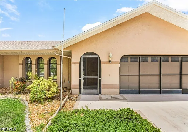 Photo 3 of Sale Pending at 720 Chavers St E, Lehigh Acres, FL 33974 | MLS# 2026029874 | Listing updated on 2026-09-11
