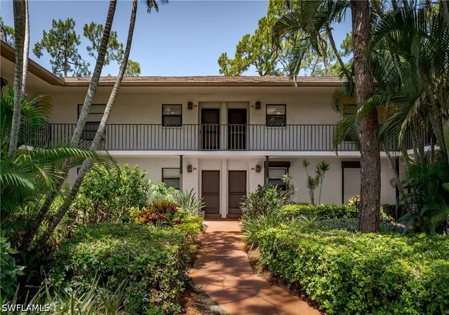 Listing Photo 4 - Condo for sale in building located at 1733 Courtyard Wy, Naples, FL 34112 - Unit #B103
