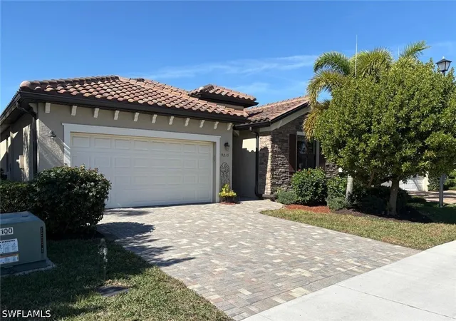 Photo 1 of Single family home for sale at 9215 Shadow Oak Ln, Naples, FL 34120 | MLS# 226025927 | Listing updated on 2026-09-04
