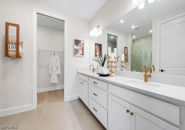 Listing Photo 4 - Condo for sale in building located at 15352 Giardino Dr, Naples, FL 34114 - Unit #28-101