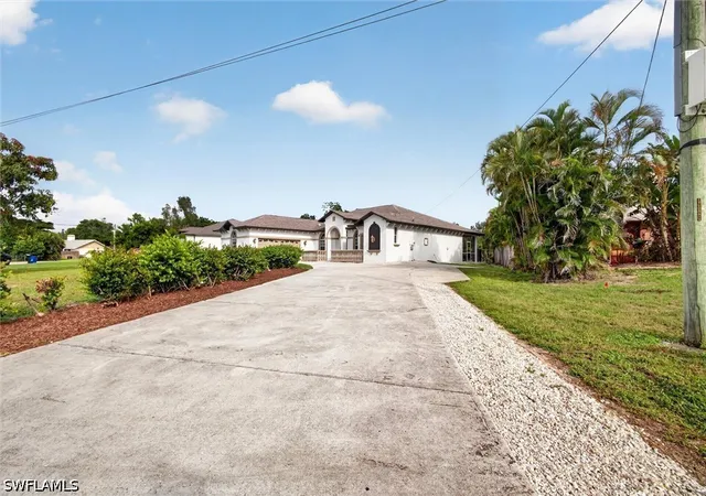 Photo 3 of Single family home for sale at 8044 San Carlos Blvd, Fort Myers, FL 33967 | MLS# 226026044 | Listing updated on 2026-09-10