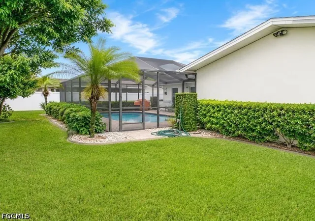 Photo 4 of Sale Pending at 1220 SE 22nd Street, Cape Coral, FL 33990 | MLS# 2026030307 | Listing updated on 2026-09-13