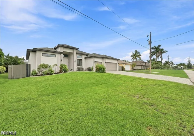 Photo 3 of Single family home for sale at 2524 Sw 31st Ln, Cape Coral, FL 33914 | MLS# 2026030351 | Listing updated on 2026-09-08