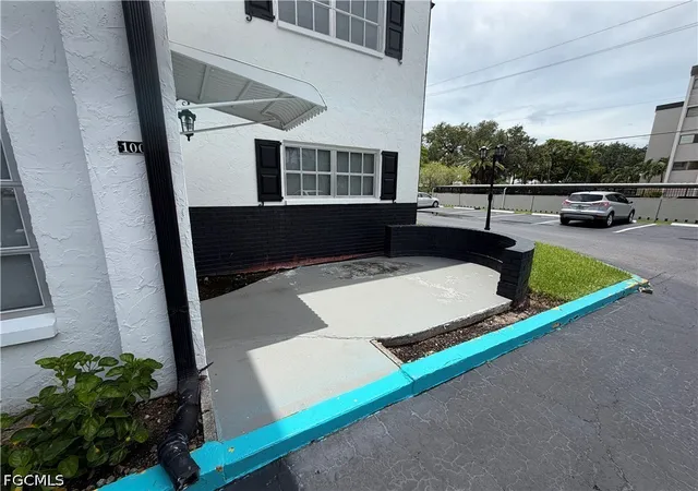 Photo 2 of Sale Pending at 3704 Broadway #100, Fort Myers, FL 33901 | MLS# 2026030352 | Listing updated on 2026-09-13