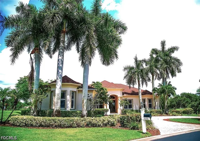 Photo 3 of Sale Pending at 15200 Blackhawk Dr, Fort Myers, FL 33912 | MLS# 2026030411 | Listing updated on 2026-09-12