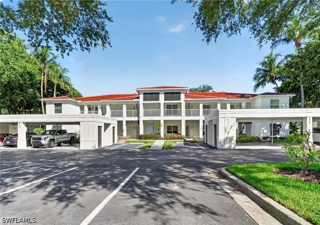 Photo 3 of Sale Pending at 975 Tarpon Cvs Dr #103, Naples, FL 34110 | MLS# 226026241 | Listing updated on 2026-09-14