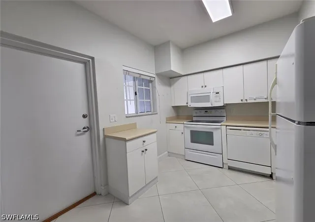 Listing Photo 4 - Condo for sale in building located at 8408 Bernwood Cvs Loop, Vero Beach, FL 33966 - Unit #1710