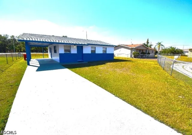 Photo 1 of Single family home for sale at 7 W Clermont Ct, Fort Myers, FL 33916 | MLS# 2026030526 | Listing updated on 2026-09-08