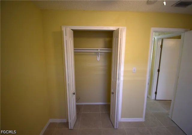 Photo 3 of Single family home for sale at 7 W Clermont Ct, Fort Myers, FL 33916 | MLS# 2026030526 | Listing updated on 2026-10-06