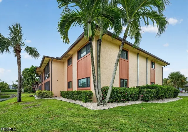 Photo 3 of Sale Pending at 17421 Birchwood Ln #5, Fort Myers, FL 33908 | MLS# 2026030624 | Listing updated on 2026-10-07